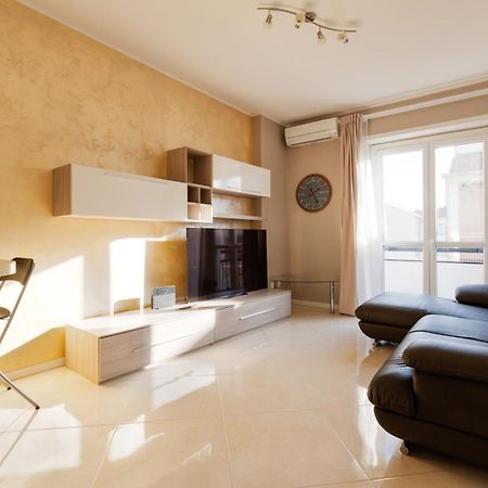 Niguarda Bright Apartment W/ Balcony 밀라노 외부 사진